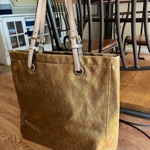 Michael Kors Signature Tote